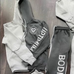 Uptimum Bodied Uni-sex hoodie. Medium